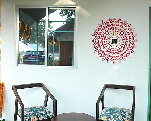 Premium Family Cottage Seating Area